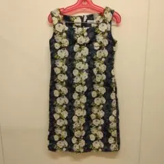 美品　ノースリーブ　ワンピース　タイトスカート　細身　花柄　紺色　レストローズ