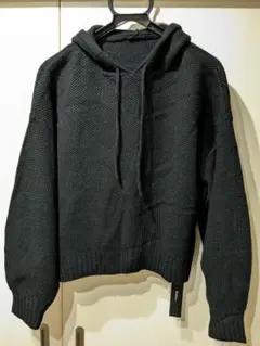 新品タグ付き ニットパーカー 黒 Mサイズ