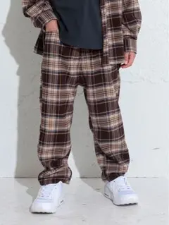 チェックパンツ