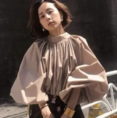 【美品】レア♡AMERI　アメリヴィンテージ バルーンスリーブブラウスのサムネイル