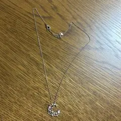 カラーストーン付き月型ネックレス