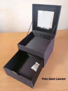 Yves Saint Laurent　コスメボックス　メイクボックスのサムネイル