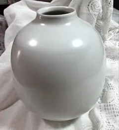 陶器　珍しい白くて丸い花瓶　一輪挿し　インテリア