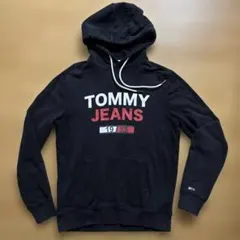 TOMMY JEANS 1985 ブラックパーカー