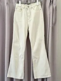 Jumelle 未使用アイボリー フレアパンツ Sサイズのサムネイル