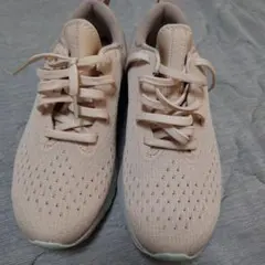 新品　NIKE REACT スニーカー ピンクのサムネイル