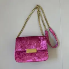 MANGO ベロア調 ショルダーバッグ ピンク チェーンのサムネイル