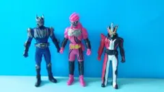 仮面ライダーナイト•エグゼイドアクションゲーマー•セイバーレイブドラゴン