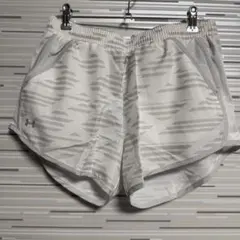 アンダーアーマー ショートパンツ ランニングパンツ　インナーあり　白　Mのサムネイル
