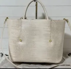 ペッレモルビダ　ベージュ トートバッグのサムネイル