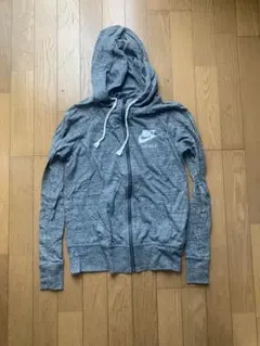 Nike フルジップパーカー グレー　レディース