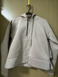 パーカー ベージュ