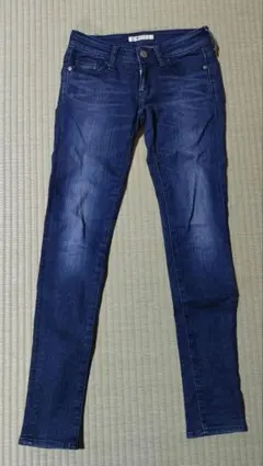 AZUL by moussy スキニーデニム 22インチ
