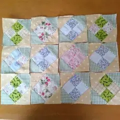 ハンドメイド 未完成パッチワークキルトトップ「三角つなぎ」81枚