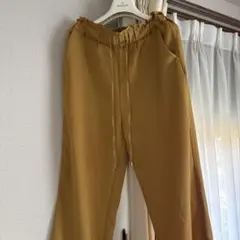 美品　GU ジーユー　サテンドローストリングイージーストレートパンツ　L
