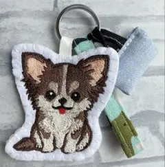 ハンドメイド 刺繍 うちの子 バッグキーホルダー チワワ 犬 - メルカリ