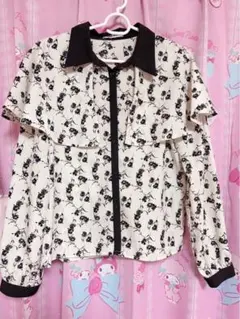 snidel系フリル付き長袖シャツ アイボリー・黒花柄