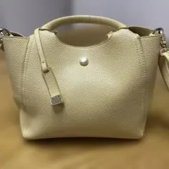 オペークドットクリップ　クリーム色 ショルダーバッグ