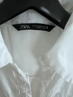 ZARA 半袖ホワイトブラウス