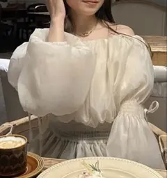 JUNOAH オフショルシアーボリュームブラウス