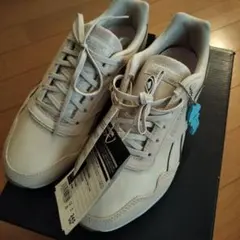 リーボック　レザースニーカー　ピンクベージュ