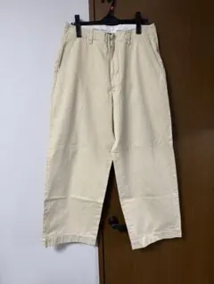 ユニバーサルプロダクツ　NO TUCK WIDE CHINO TROUSERSのサムネイル