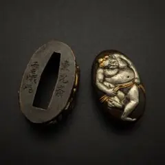 縁頭　相撲の図　銅地　金銀メッキ　WF115　刀剣美術　武道具　居合　日本刀装具のサムネイル
