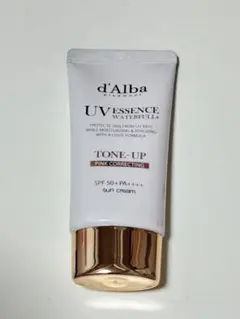 d'Alba UV ESSENCE WATERFULL サンクリーム