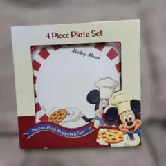 ディズニーストアー限定ミッキー＆フレンズ4枚プレートセット　メラミンプレート