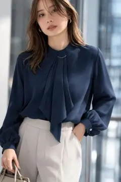 美品 ユナイテッドアローズ スカーフタイ ブラウス 洗える チャーム付き F 紺