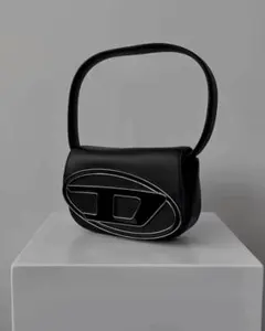 DIESEL　ショルダーバッグ　1DR　2way　メタルロゴ　レザー　黒