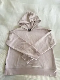 ニューバランス　レディースパーカー