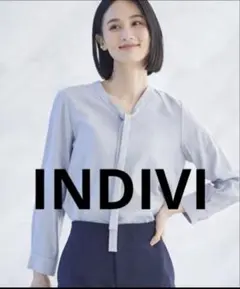 新品✨INDIVI 洗える UVケア 吸水速乾 レース タックブラウス ブルー 