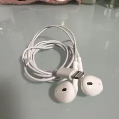 Lightningコネクタ 有線イヤホン ホワイト