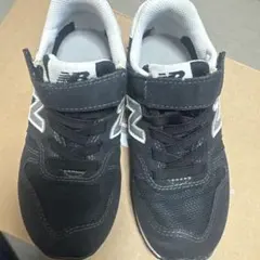 New Balance ブラック スニーカー