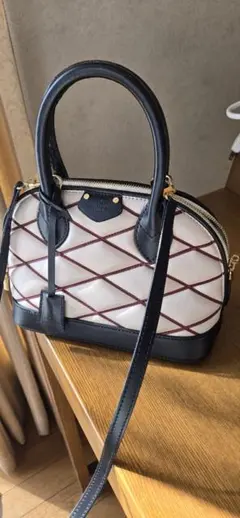 Item thumbnail for item 4be0058c-1a97-48f7-bb8d-788d7bab35b9