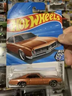 Hot Wheels '69 Buick Riviera