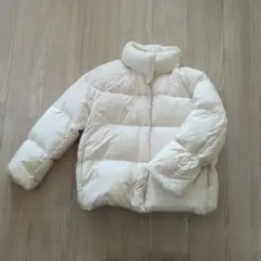 UNIQLOパウダーソフトダウンジャケットLサイズ　公式サイト売り切れ品！