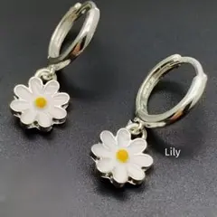 ✨ 白 デイジー 小花 フラワー フープピアス 清楚