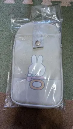 新品・未使用　ミッフィースマートフォンショルダーバッグ グレー