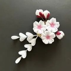 No.673 つまみ細工　髪飾り　ヘアクリップ　桜　卒業式　七五三　成人式