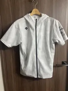 DESCENTE MoveSport 半袖パーカー　ゴルフ　フード付き