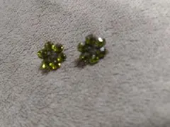 フラワーモチーフ ビジュー ピアス グリーンのサムネイル
