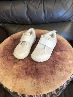 ホワイト メッシュ スニーカー 上履き