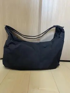 ソフトナイロンコクーンバッグ 軽量 ナイロン ショルダーバッグ ブラック