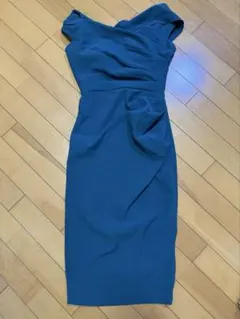 Tiara オフショルダー タイトミニドレス