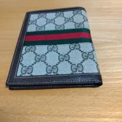 GUCCI GGキャンバス 二つ折り財布　男女兼用