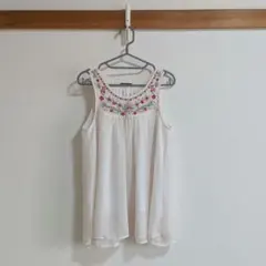 刺繍入り ノースリーブ ホワイト Mサイズ シースルーのサムネイル