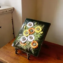 花のレリーフ陶器壁飾り - メルカリ