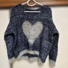 ダークグレー ハートデザイン セーター